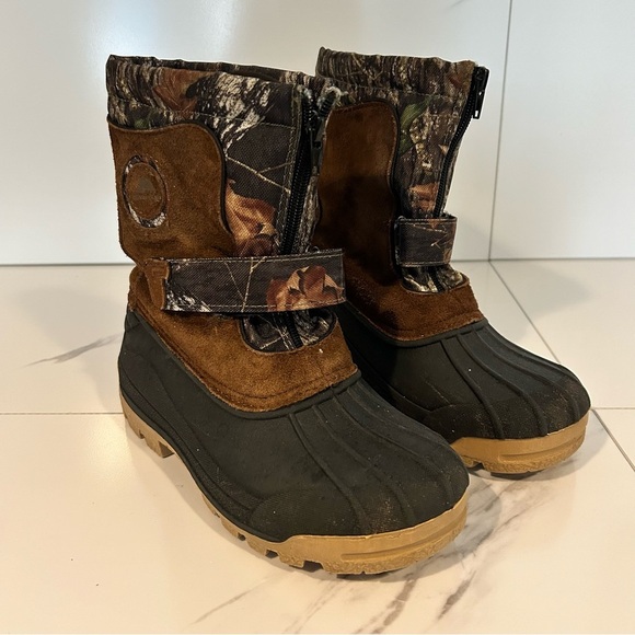 Ozark Trail Kids Camouflage and Brown Boots Size 3 - Picture 1 of 5